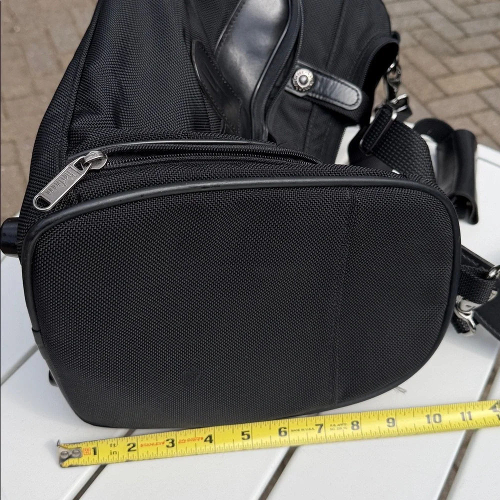 HARTMANN SMALL CARRY ON COSMETIC, TOILETRY BAG BLACK NILON WITH STRAP - Picture 13 of 14